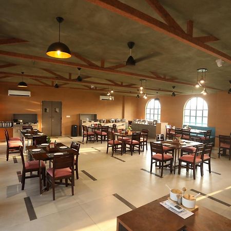 Chandan Kasturi Resort Dariāwad Kültér fotó