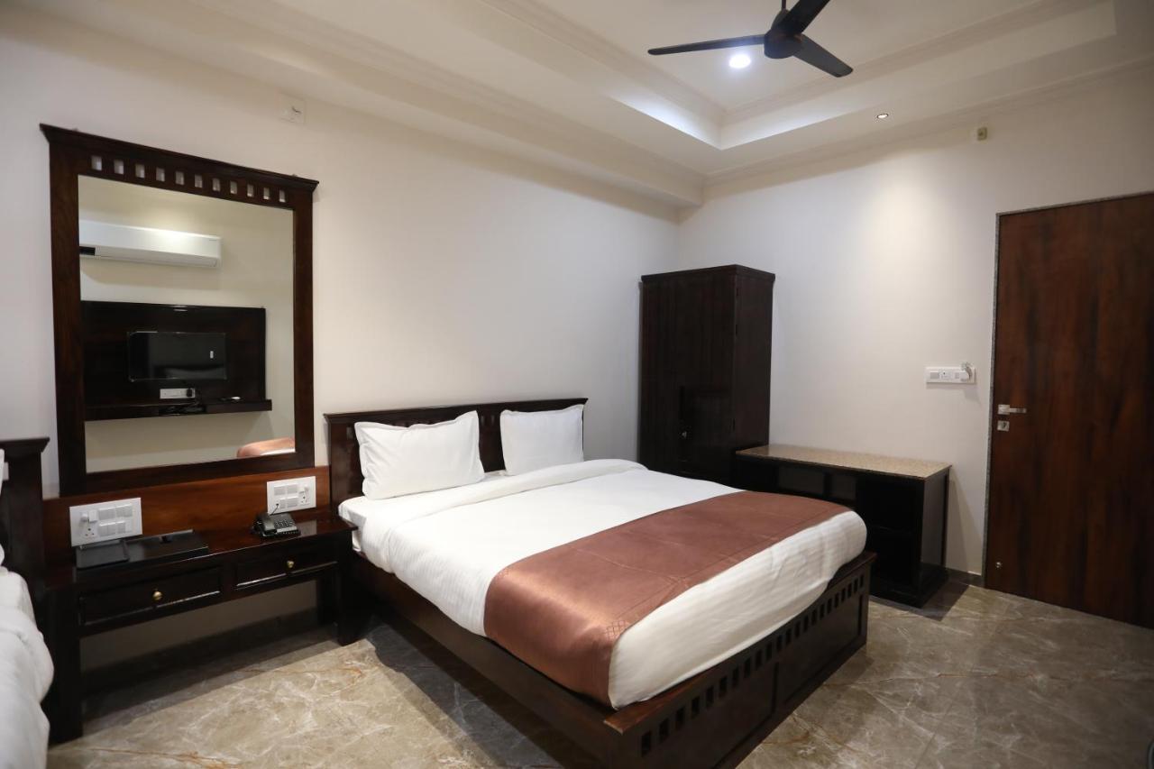 Chandan Kasturi Resort Dariāwad Kültér fotó