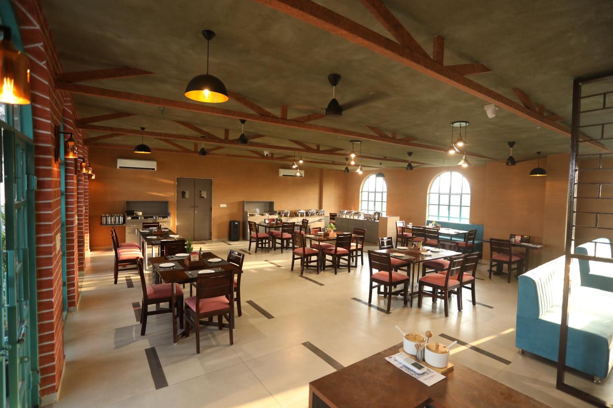 Chandan Kasturi Resort Dariāwad Kültér fotó